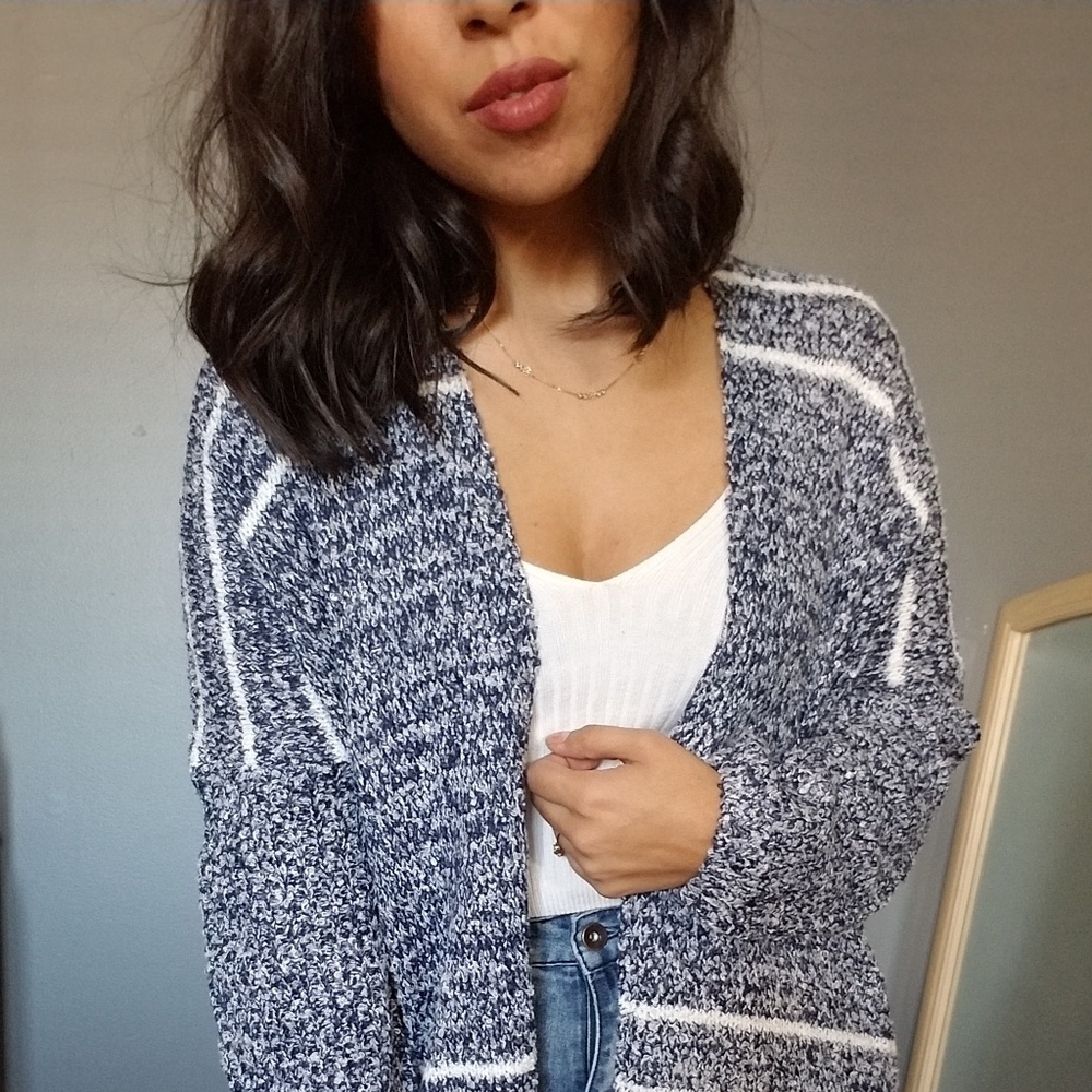 Best Seller✨EARTHLY PLEASURES CARDIGAN MARLED NAVY - Picture 4 of 7